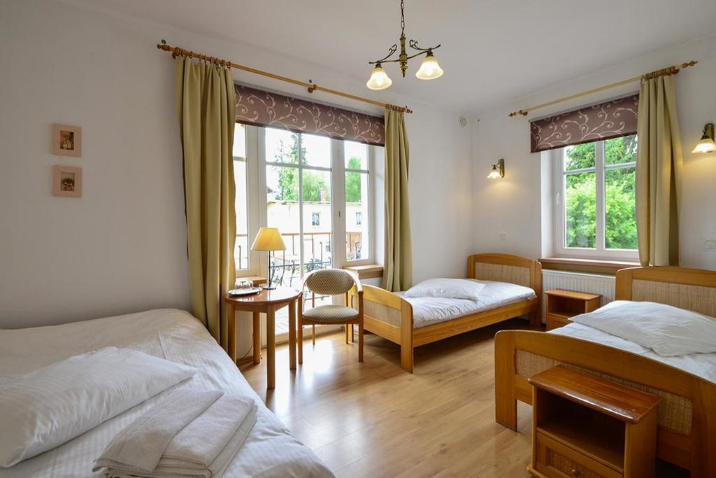Pensjonat Akacja Kudowa-Zdrój Esterno foto